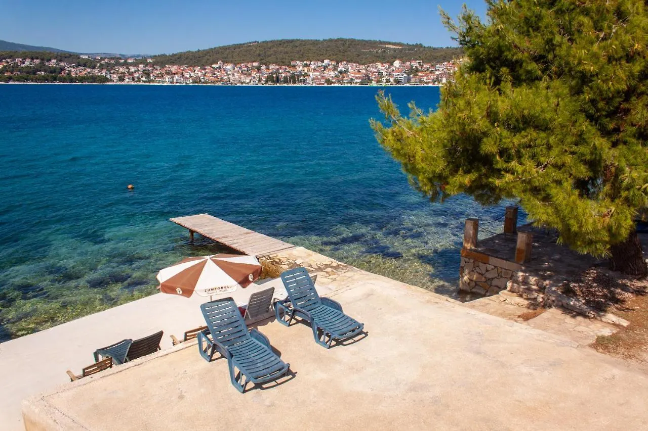 Marcel Apartment Mit Meerblick Trogir