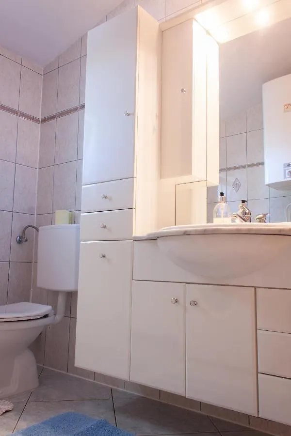 Marcel Apartment Mit Meerblick 트로기르