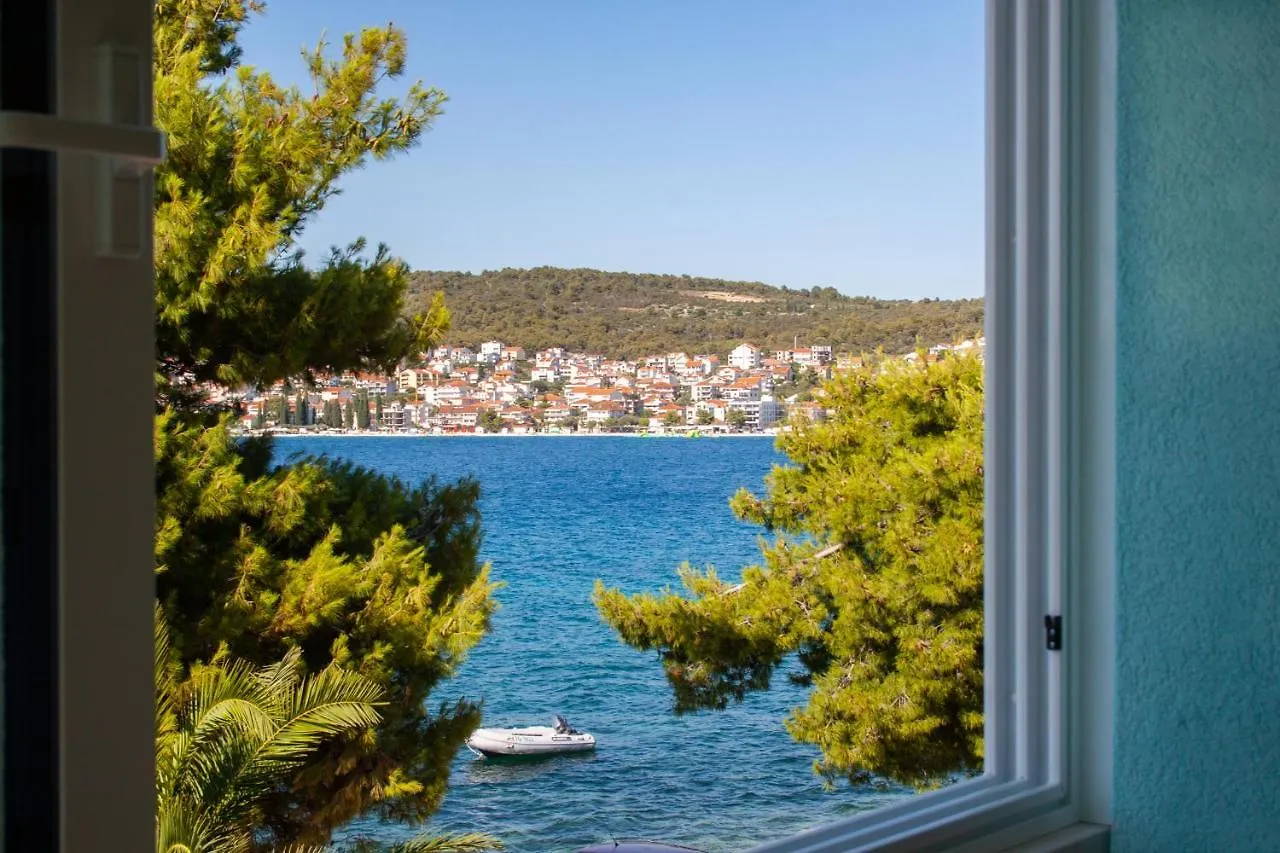 Marcel Apartment Mit Meerblick Trogir