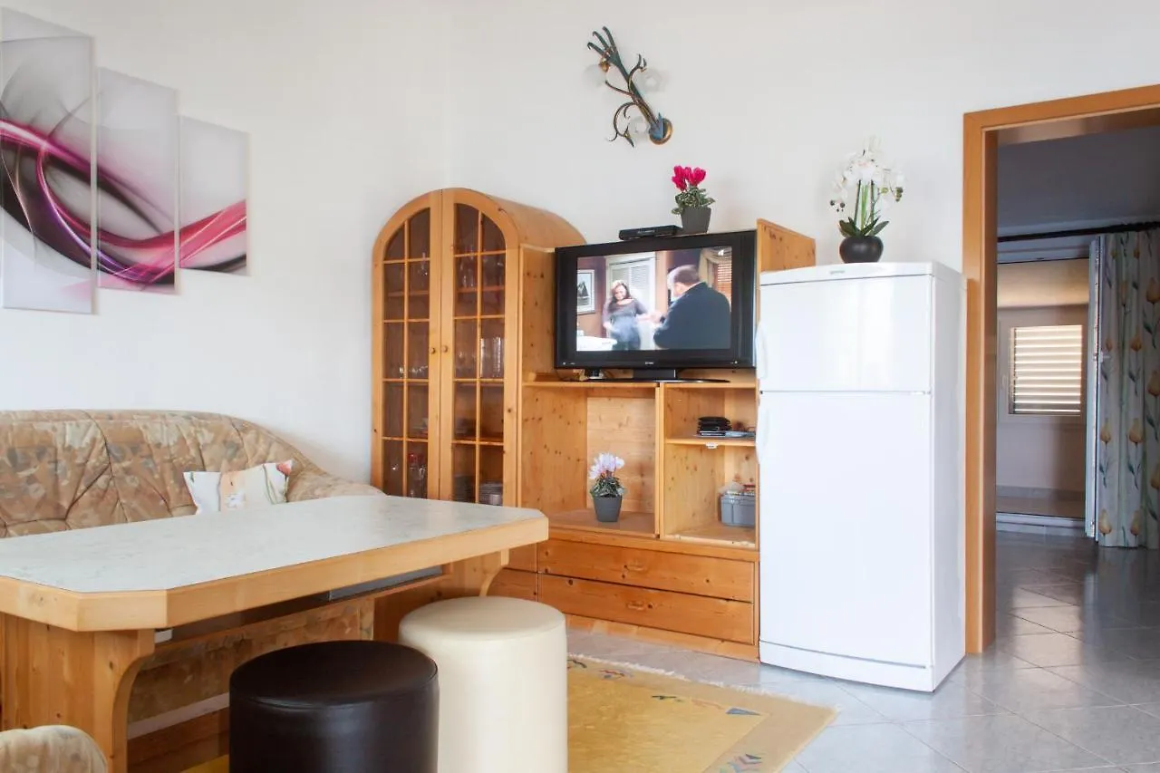 Marcel Apartment Mit Meerblick 트로기르